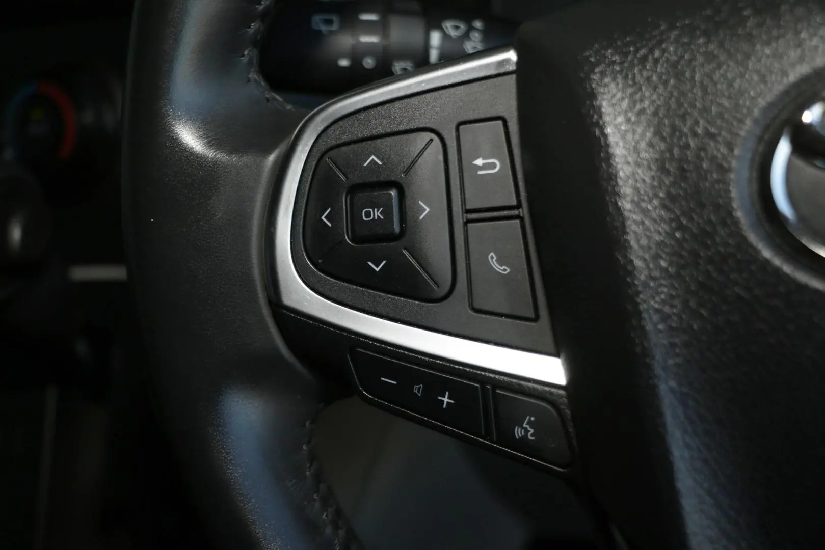 2021 Toyota Hiace Gallery Image 14