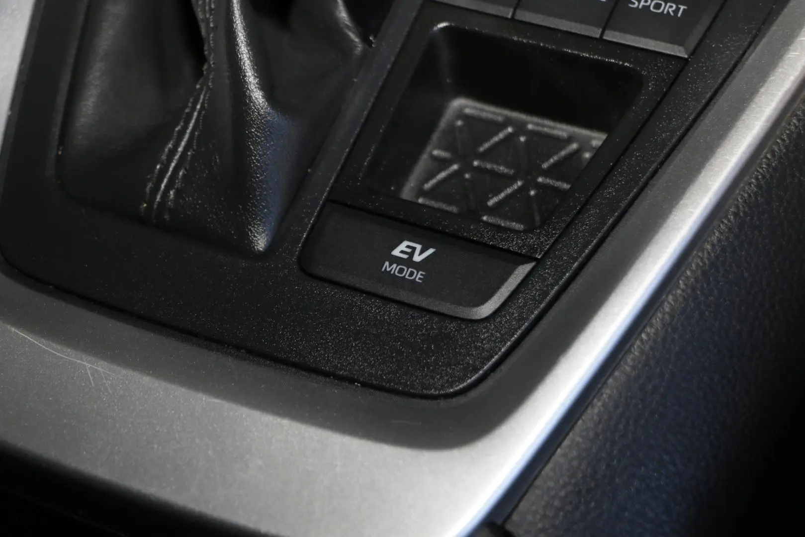 2022 Toyota RAV4 Gallery Image 16