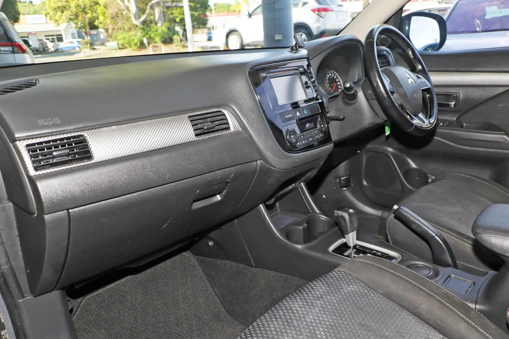 2016 Mitsubishi Outlander Gallery Image 7