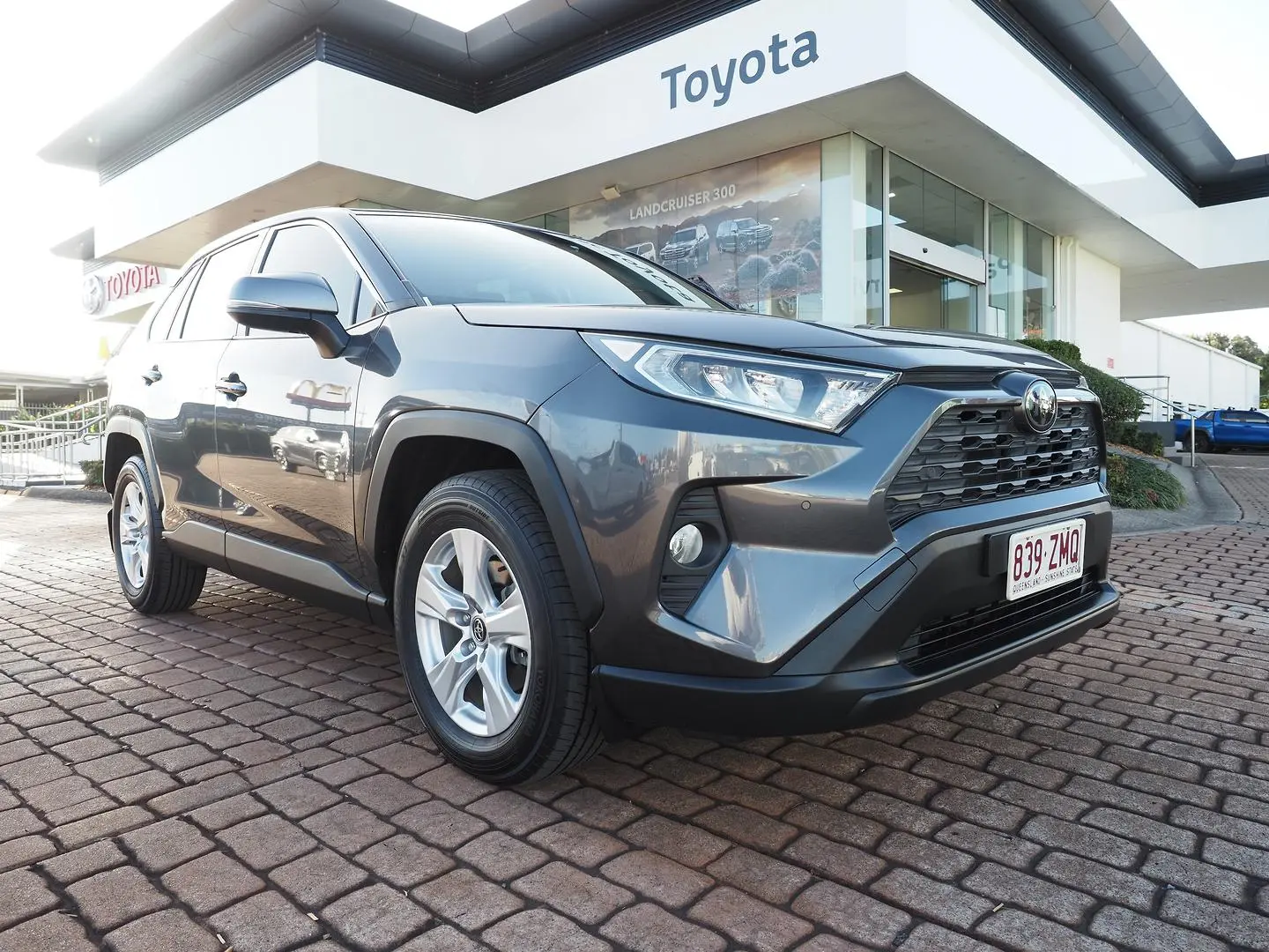 2019 Toyota RAV4 Gallery Image 7