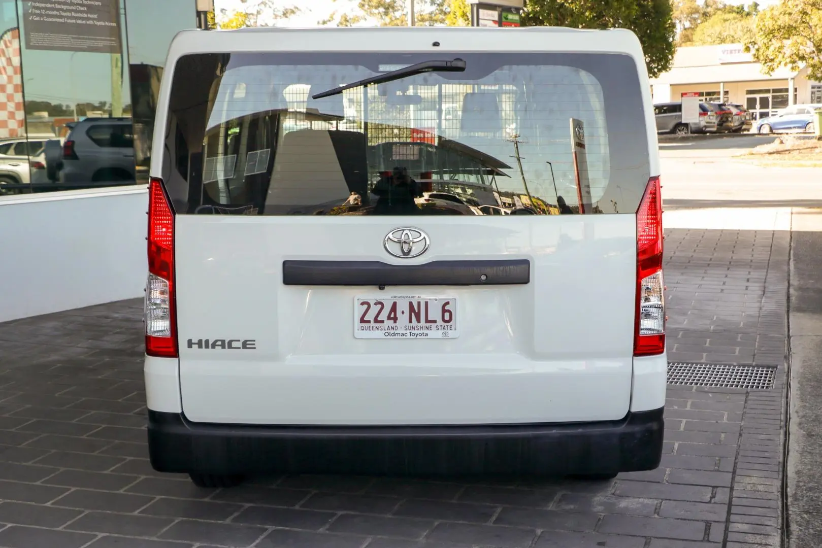 2022 Toyota Hiace Gallery Image 4