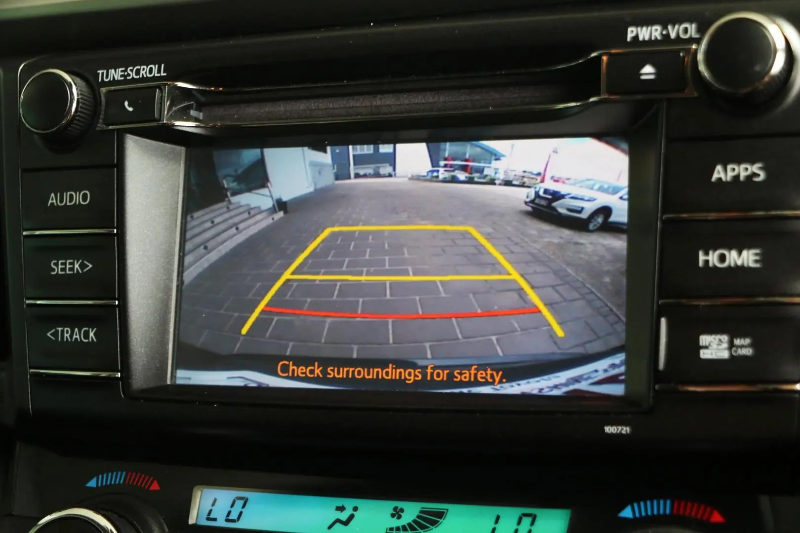 2017 Toyota RAV4 Gallery Image 11