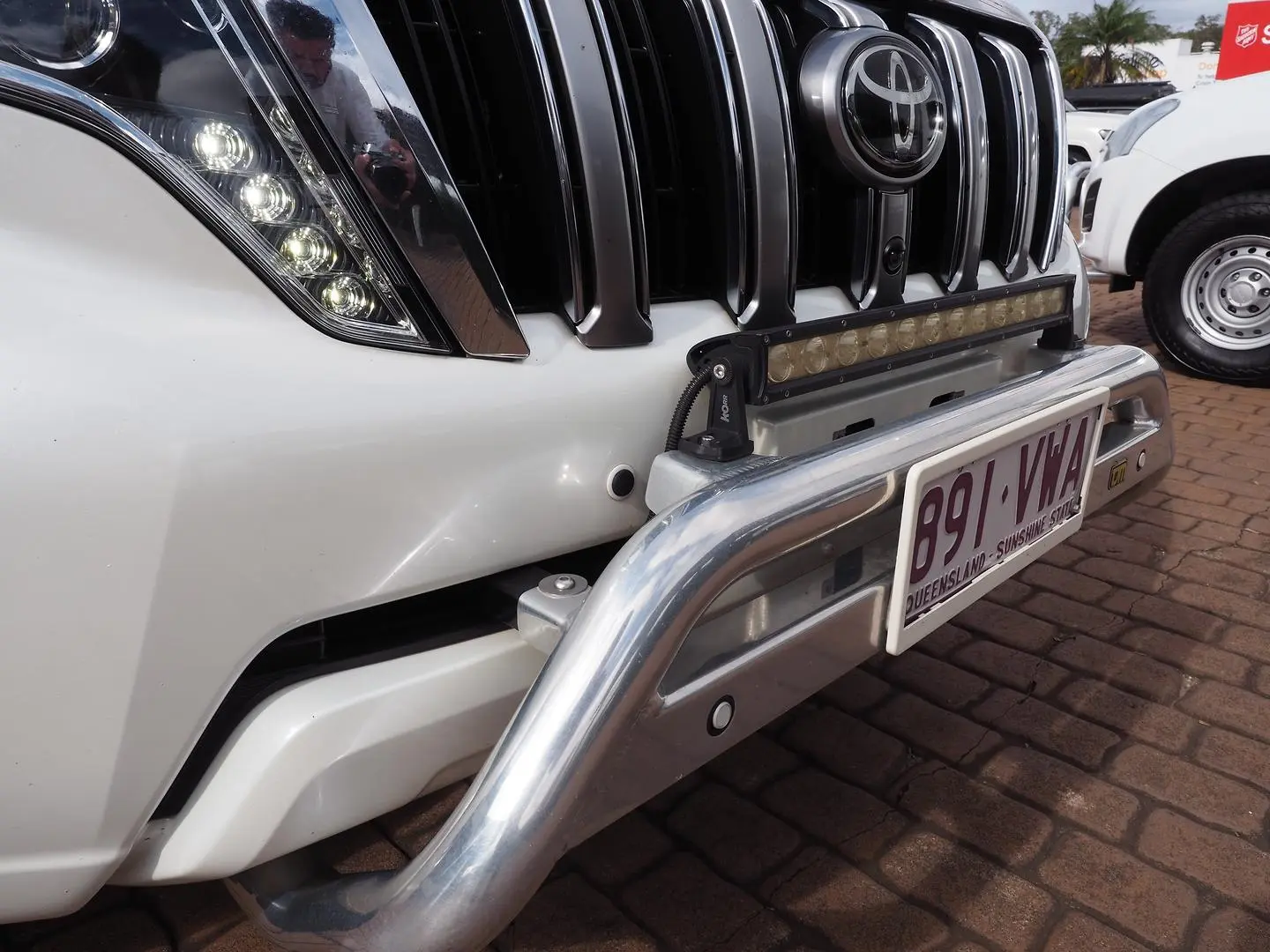 2015 Toyota Landcruiser Prado Gallery Image 10