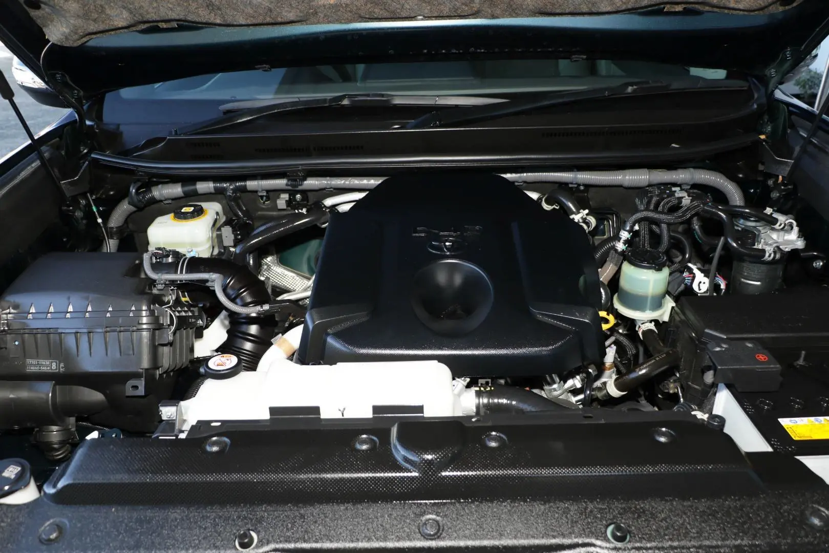 2021 Toyota Landcruiser Prado Gallery Image 21