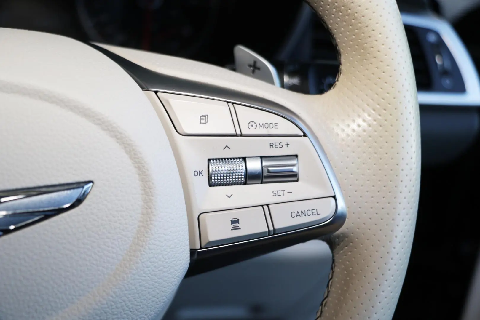 2019 Genesis G70 Gallery Image 16