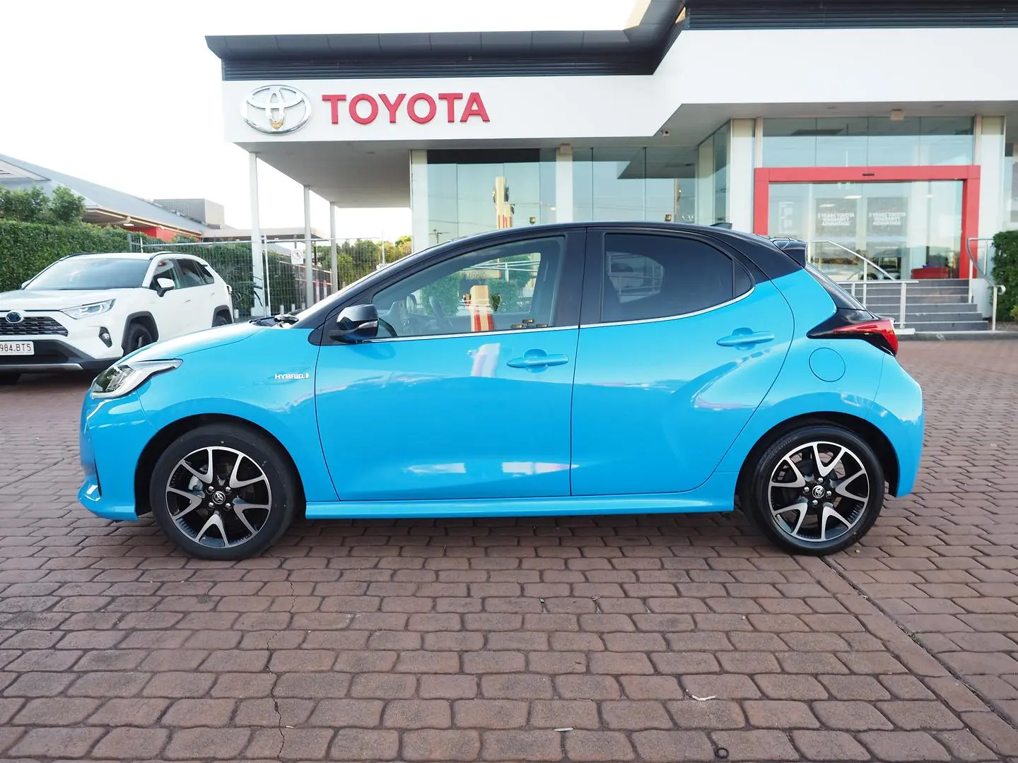 2021 Toyota Yaris Gallery Image 8