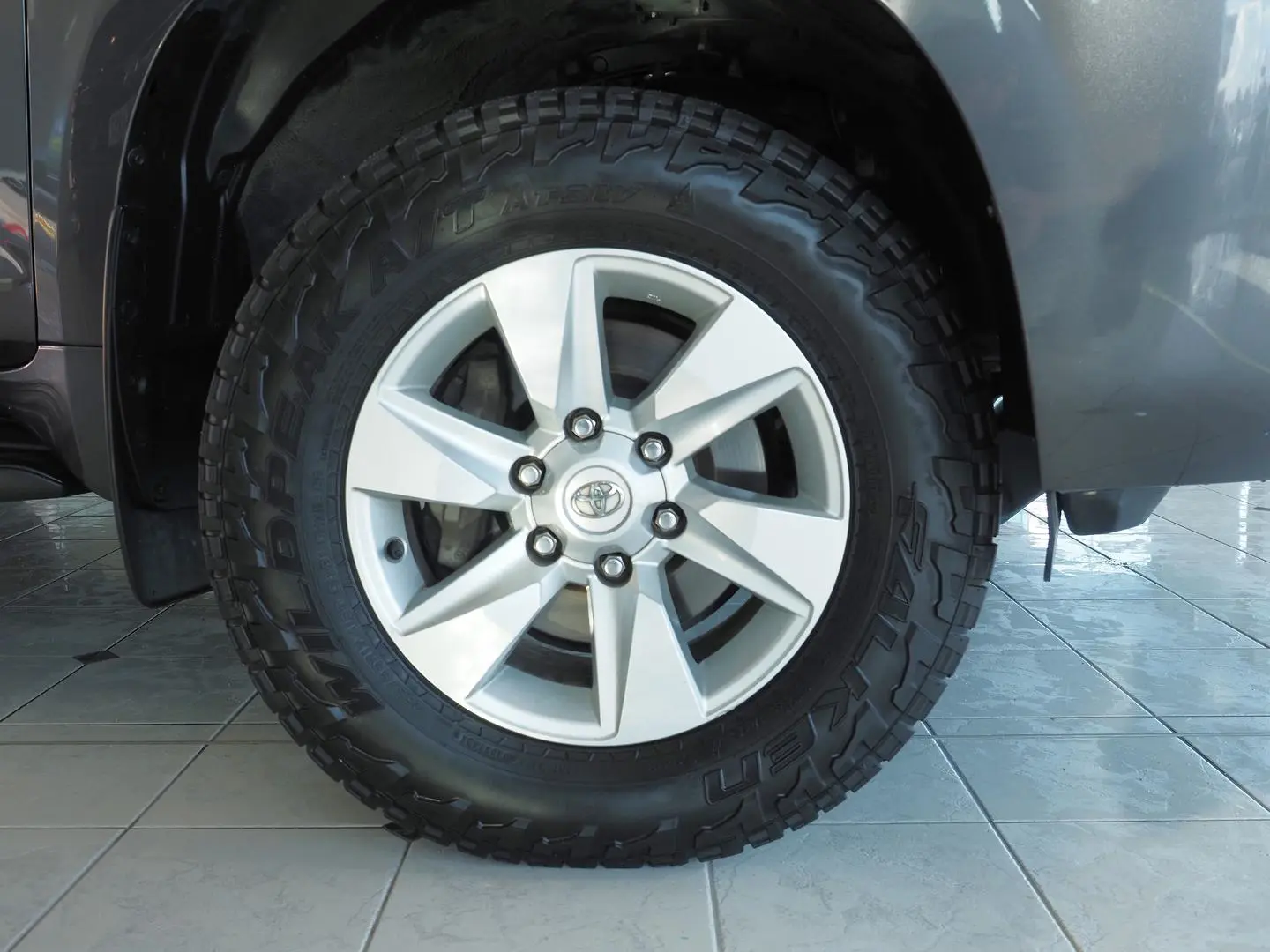 2020 Toyota Landcruiser Prado Gallery Image 13