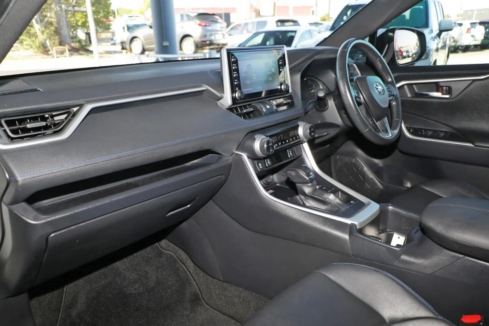 2022 Toyota RAV4 Gallery Image 7