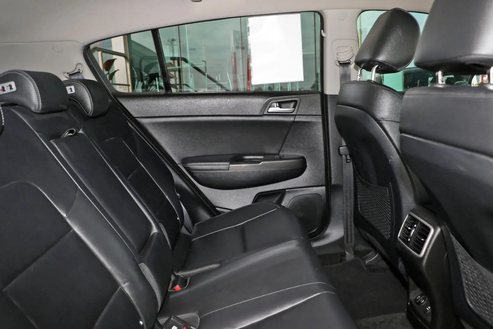 2016 Kia Sportage Gallery Image 9