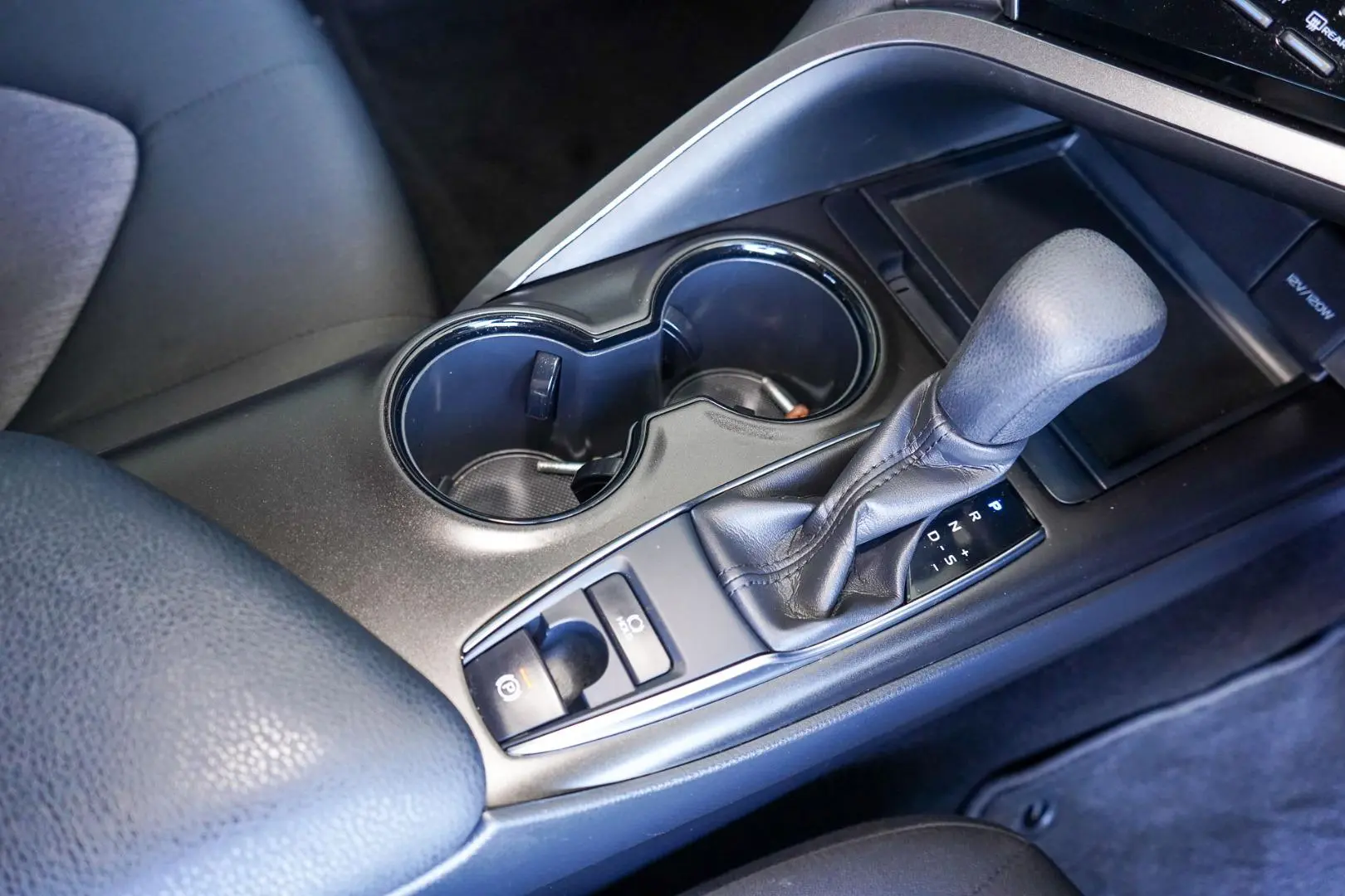 2022 Toyota Camry Gallery Image 15