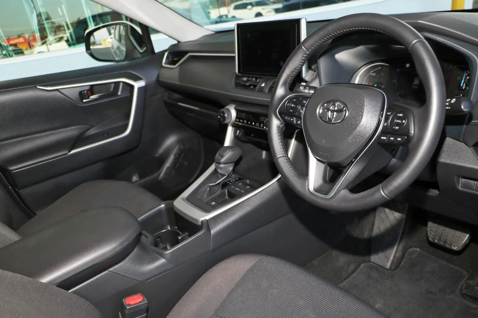2025 Toyota RAV4 Gallery Image 7