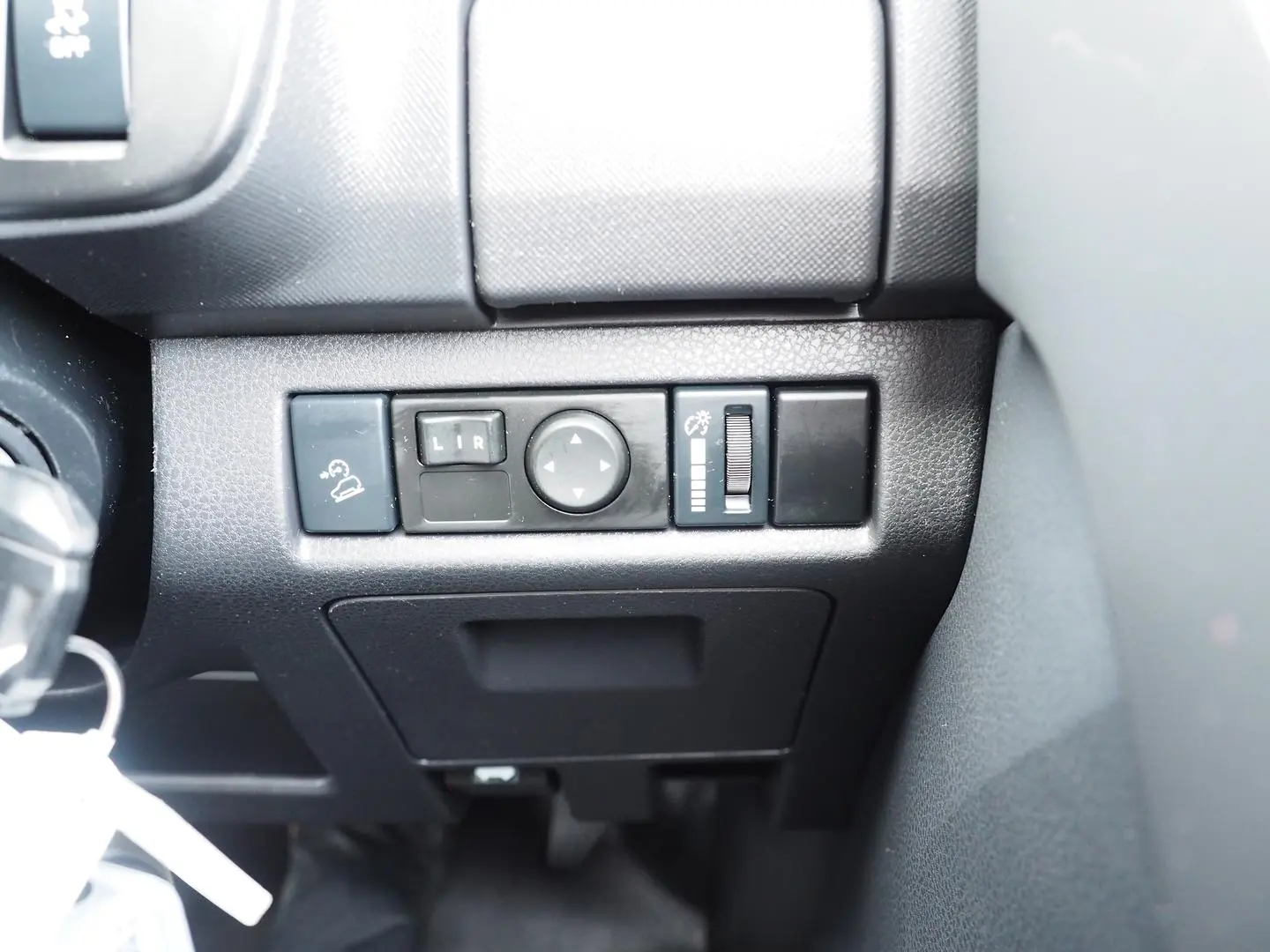 2019 Isuzu D-MAX Gallery Image 23