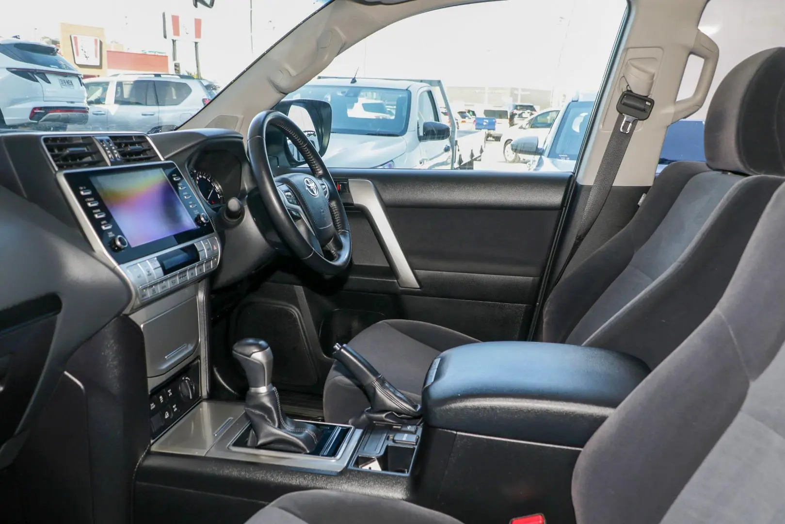 2023 Toyota Landcruiser Prado Gallery Image 10