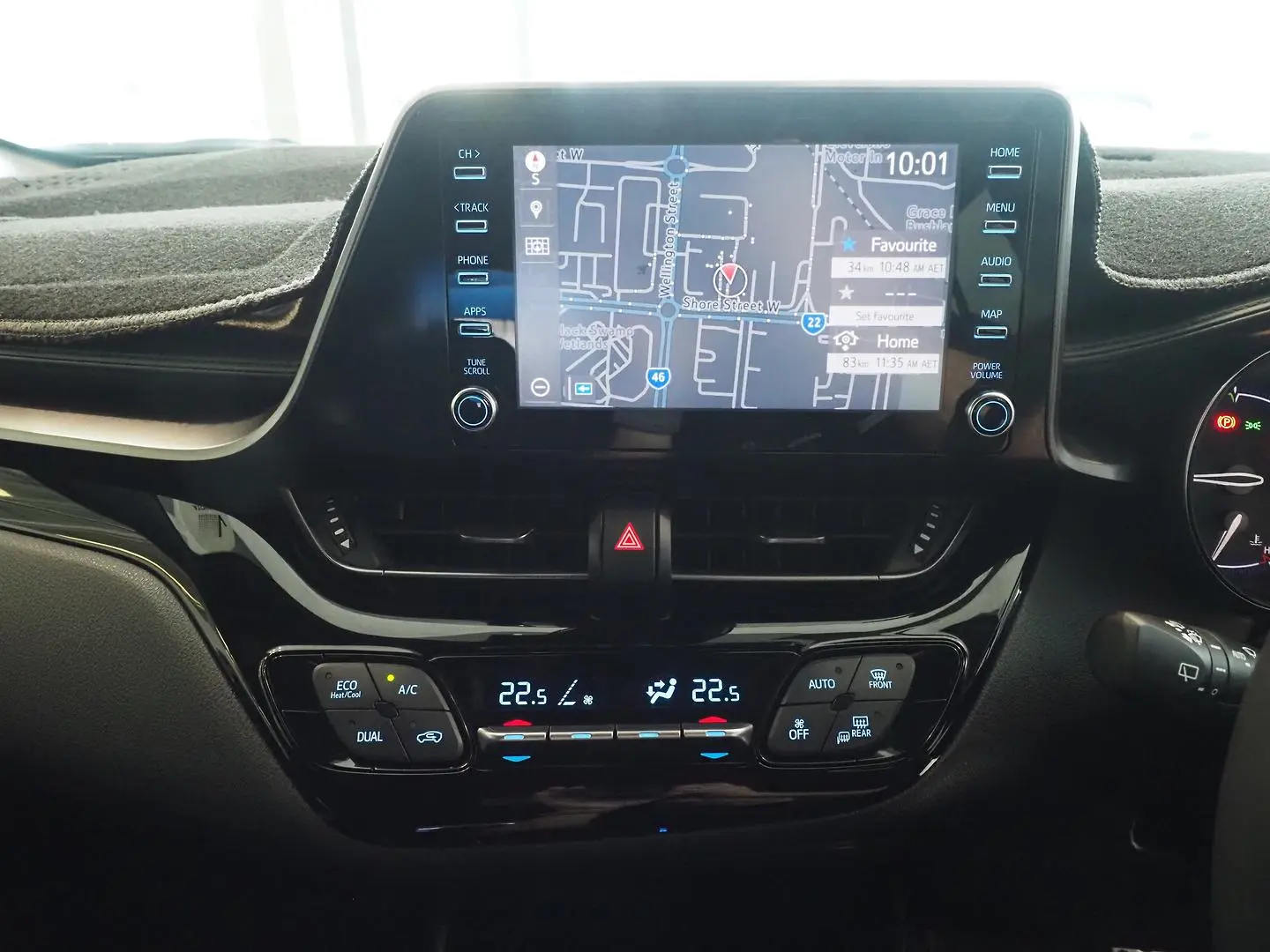 2022 Toyota C-HR Gallery Image 25
