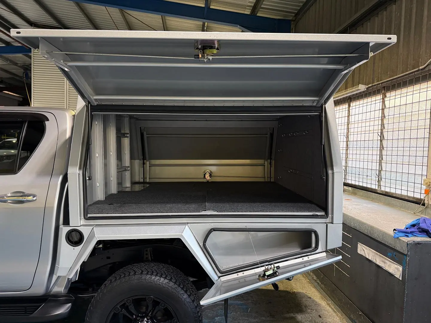 2021 Toyota Hilux Gallery Image 6