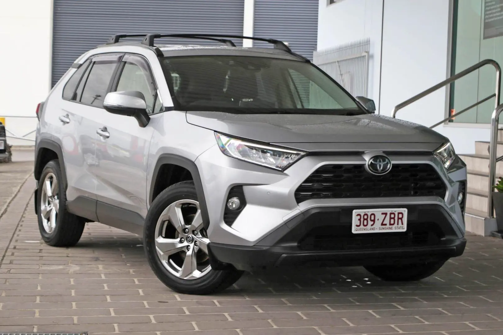2019 Toyota RAV4 Gallery Image 1