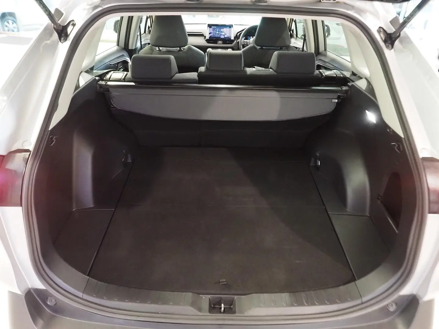 2024 Toyota RAV4 Gallery Image 9