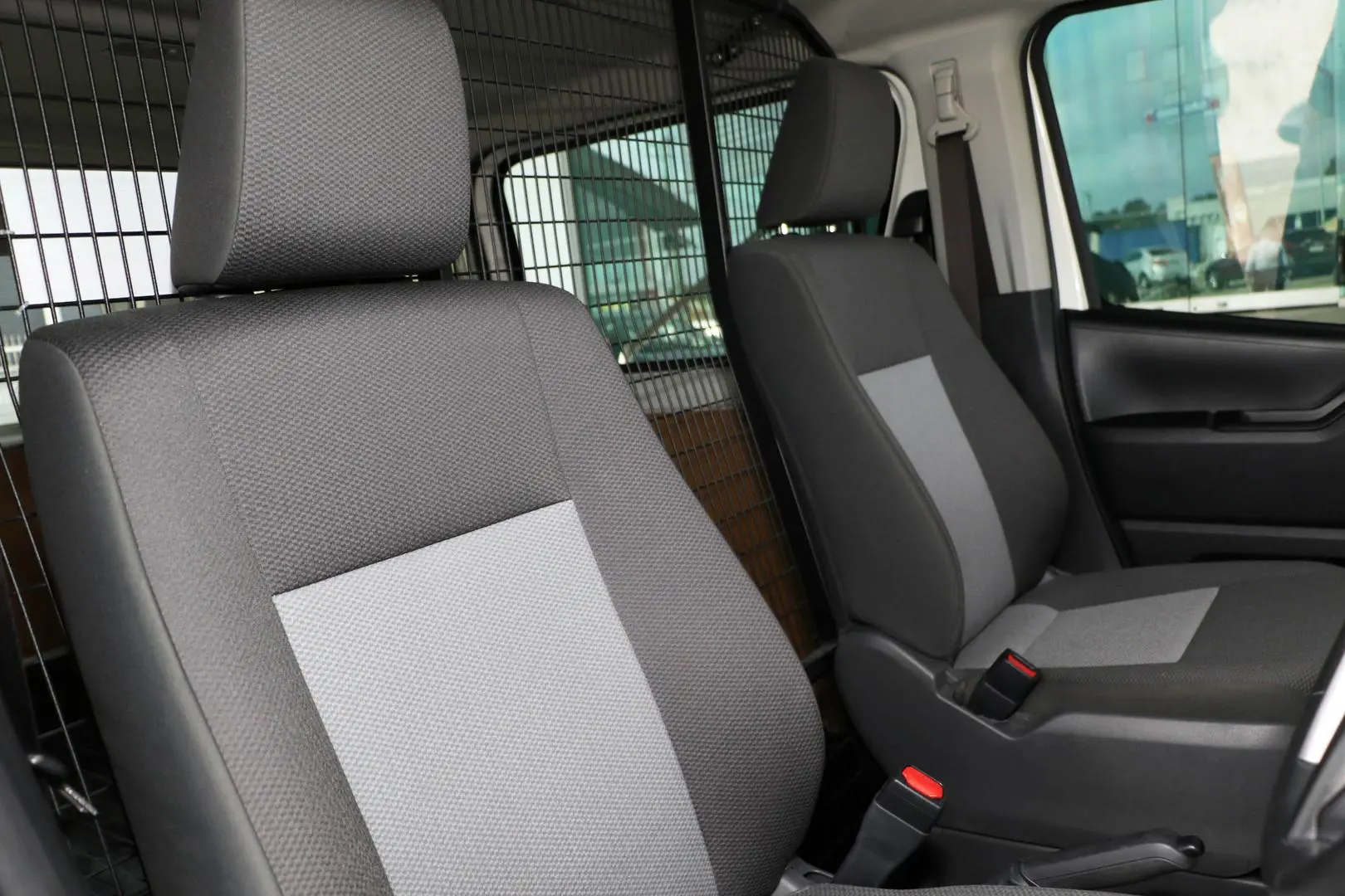 2019 Toyota Hiace Gallery Image 11