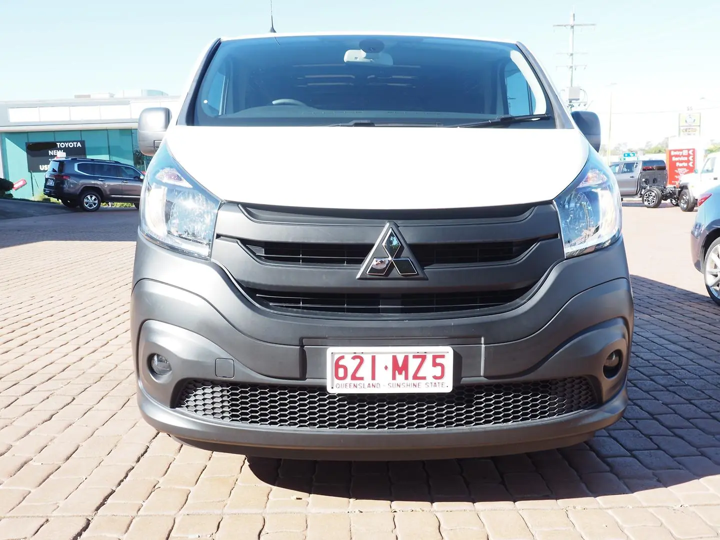 2021 Mitsubishi Express Gallery Image 8