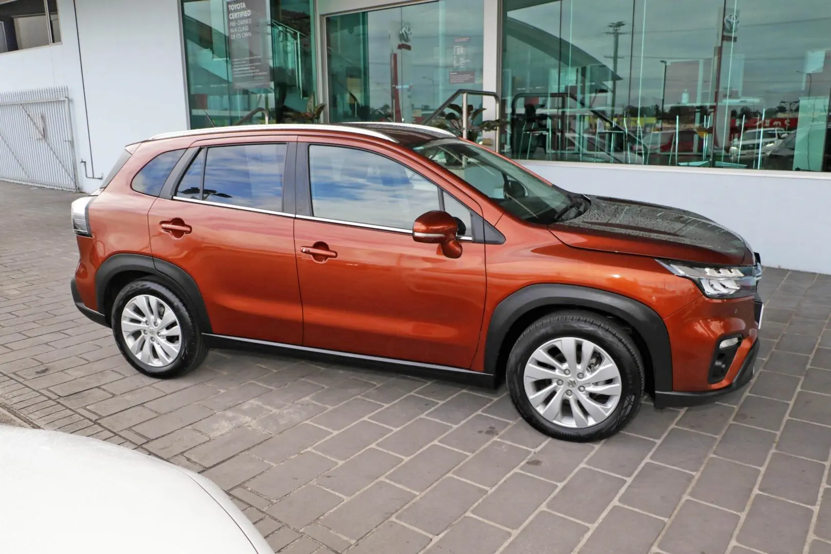 2023 Suzuki S-Cross Gallery Image 5