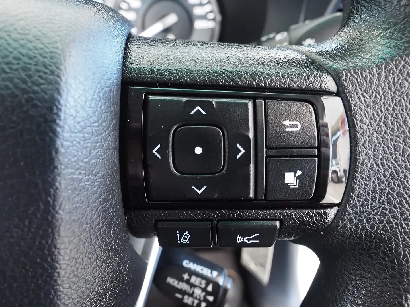 2023 Toyota Hilux Gallery Image 23