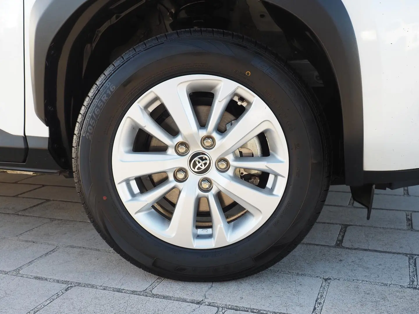 2024 Toyota Yaris Cross Gallery Image 15