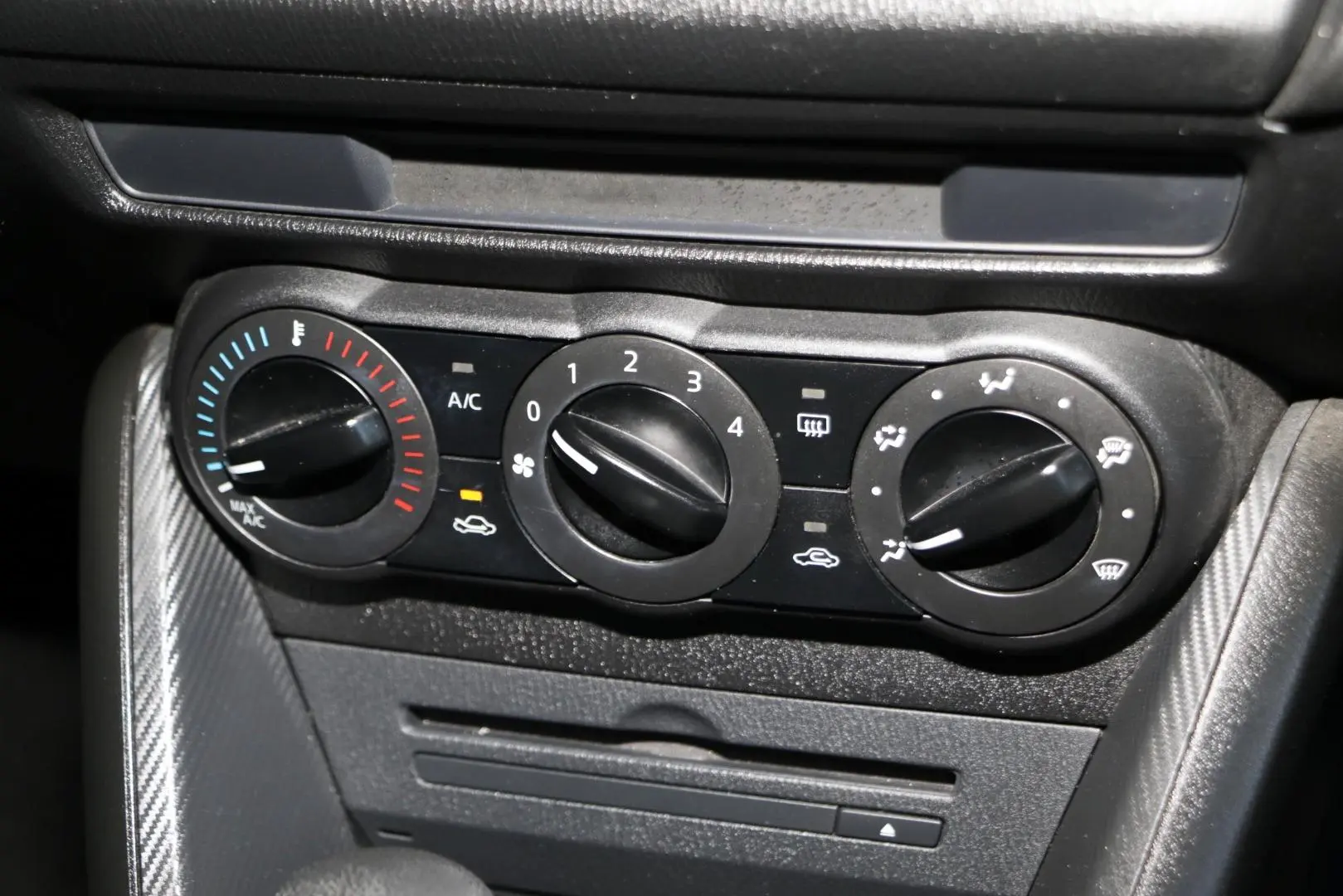 2015 Mazda 2 Gallery Image 14