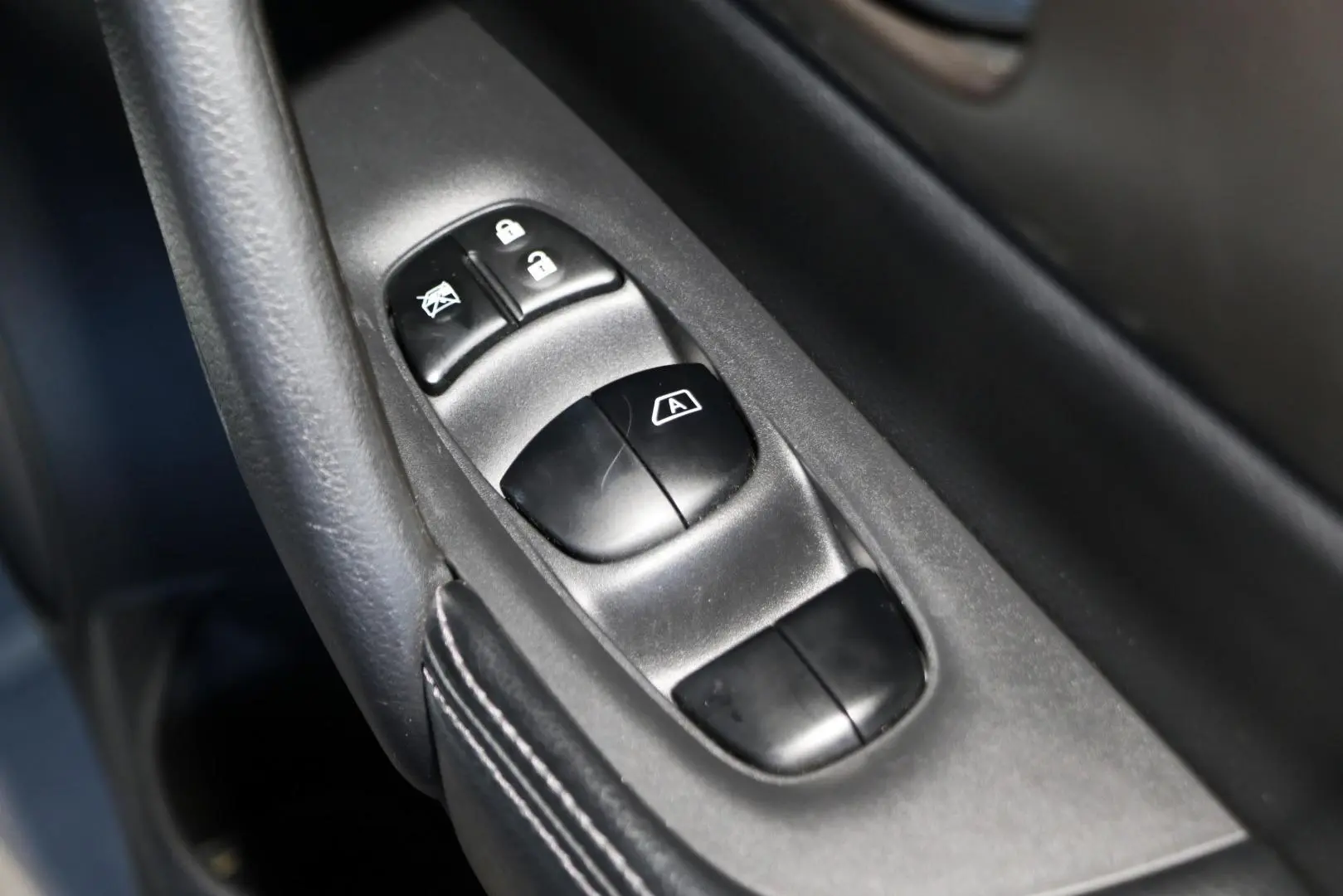 2015 Nissan X-TRAIL Gallery Image 17