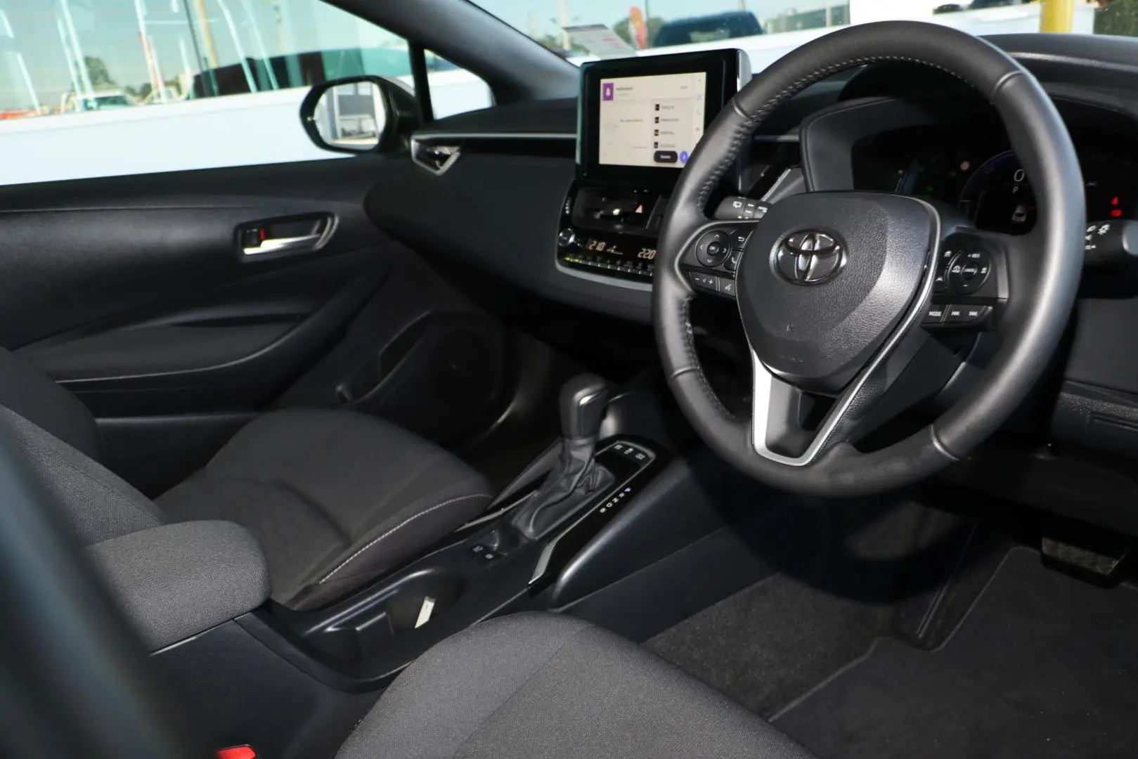 2025 Toyota Corolla Gallery Image 8
