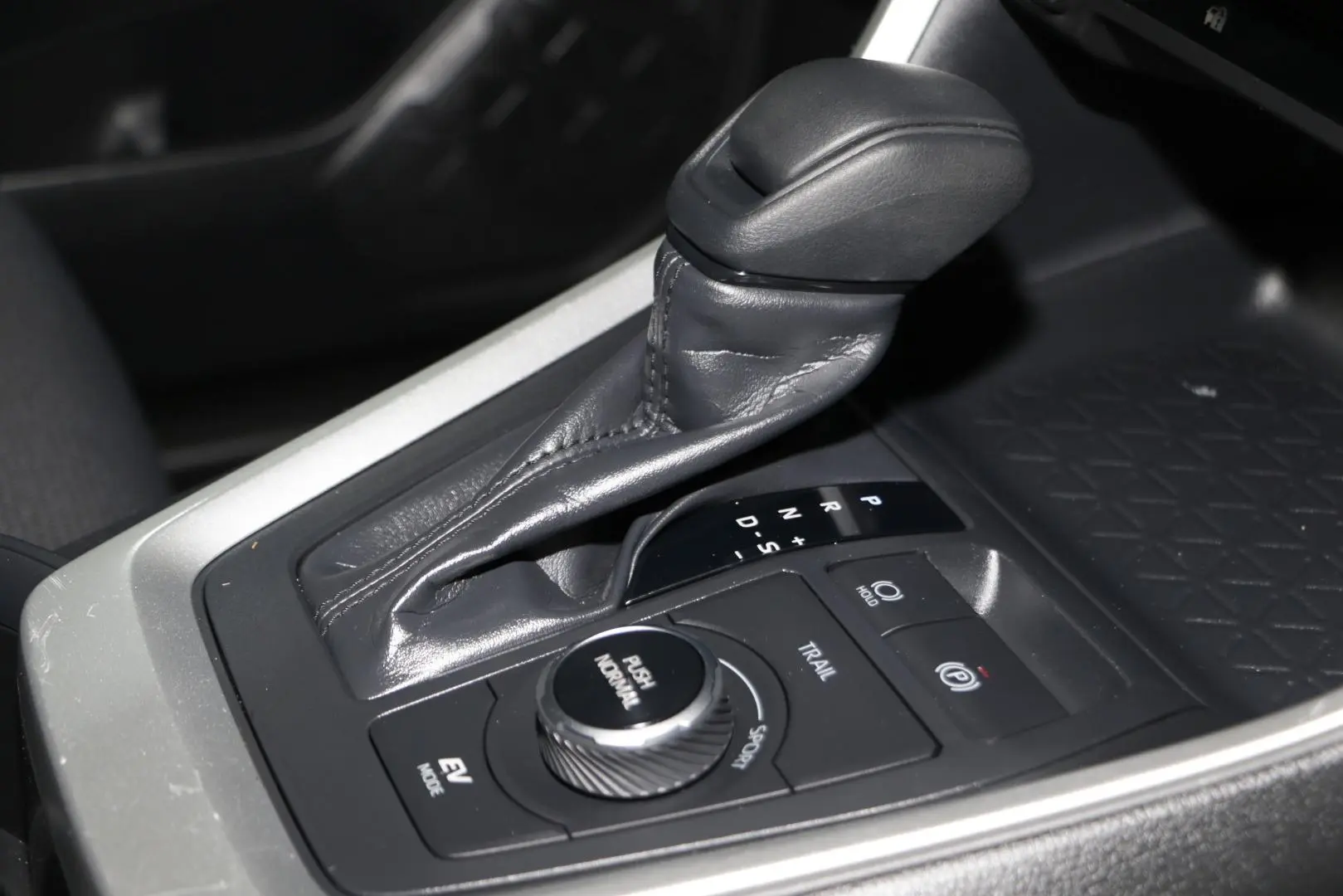 2024 Toyota RAV4 Gallery Image 13