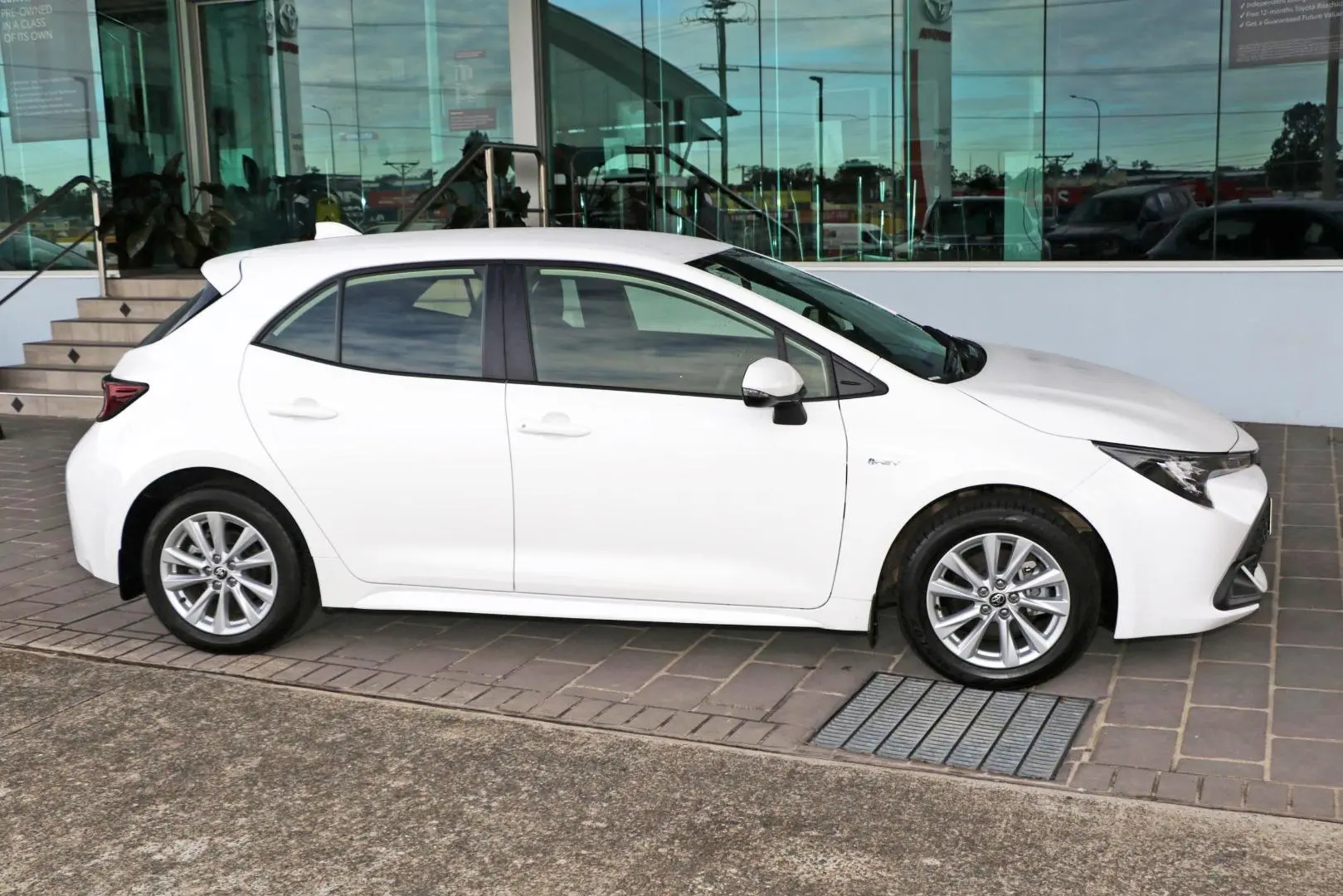 2025 Toyota Corolla Gallery Image 6