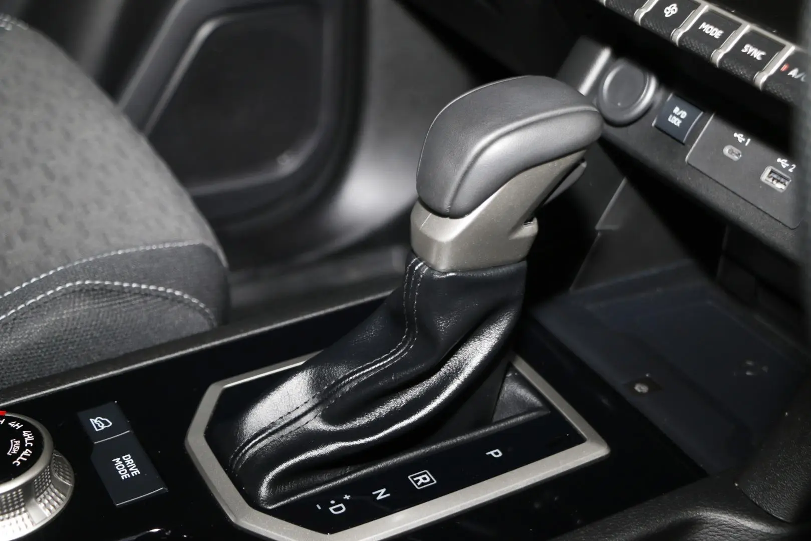 2025 Mitsubishi Triton Gallery Image 13