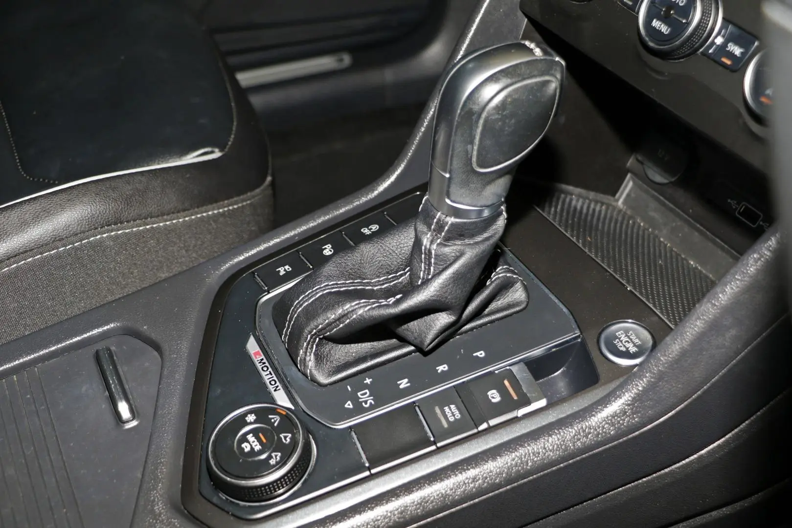 2018 Volkswagen Tiguan Gallery Image 14