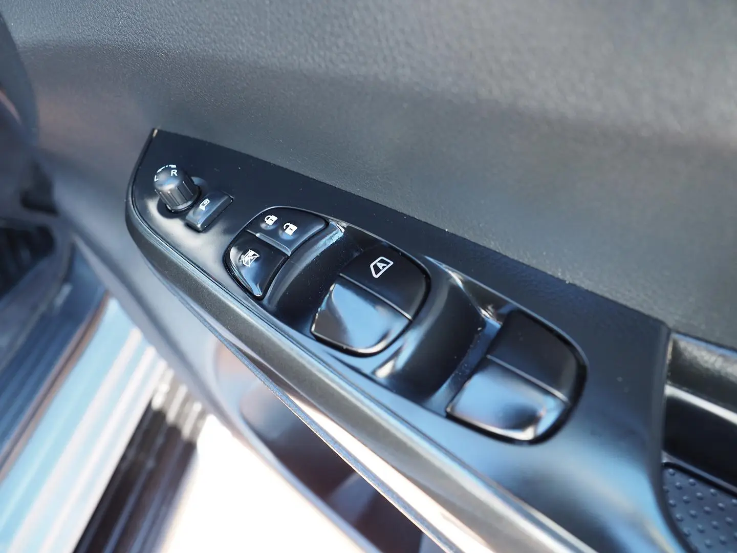 2021 Nissan Navara Gallery Image 12