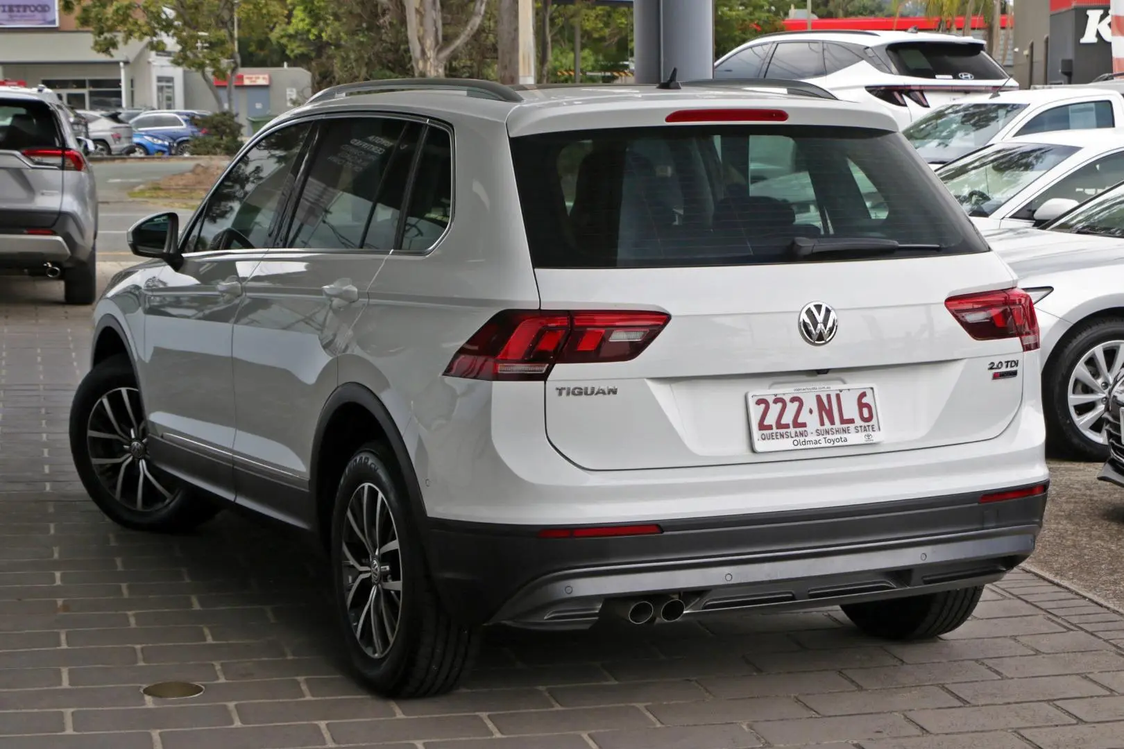 2016 Volkswagen Tiguan Gallery Image 2