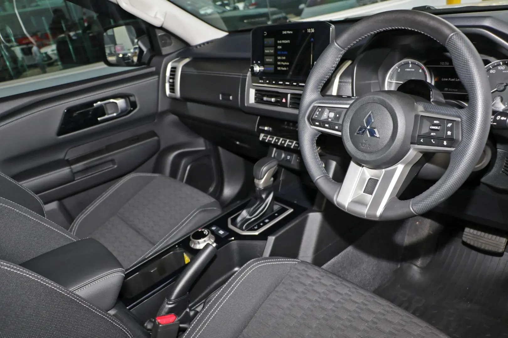 2025 Mitsubishi Triton Gallery Image 6