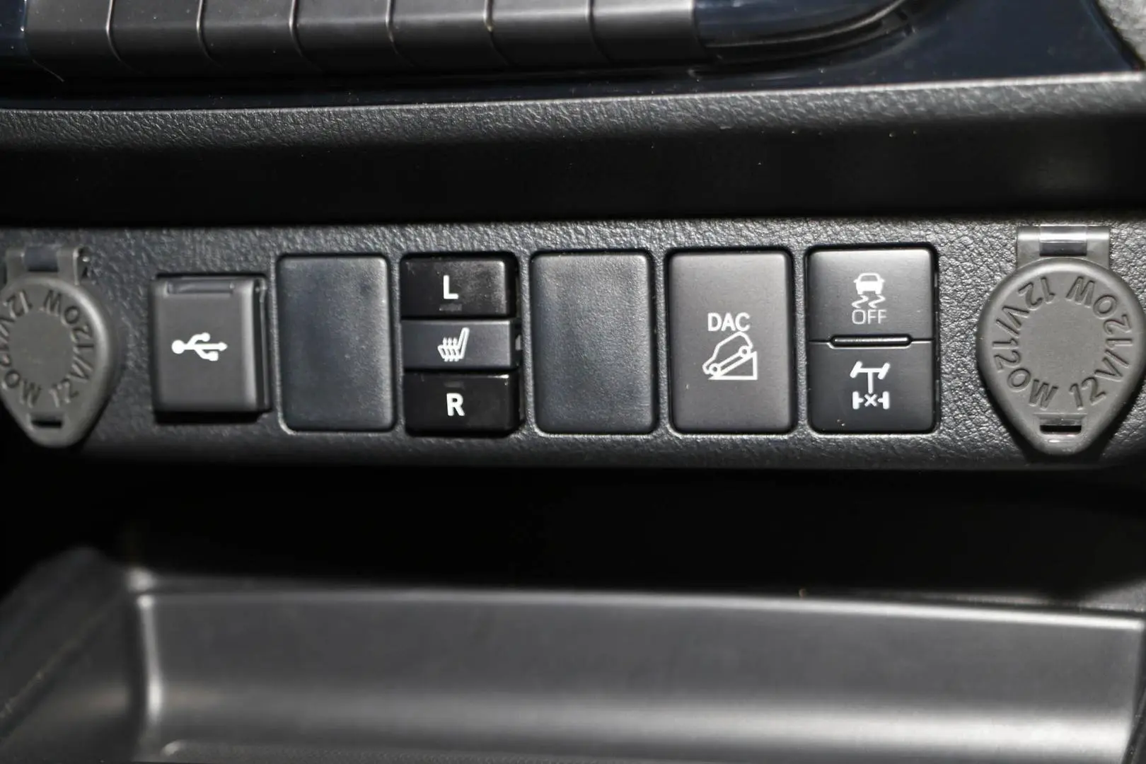 2023 Toyota Hilux Gallery Image 18