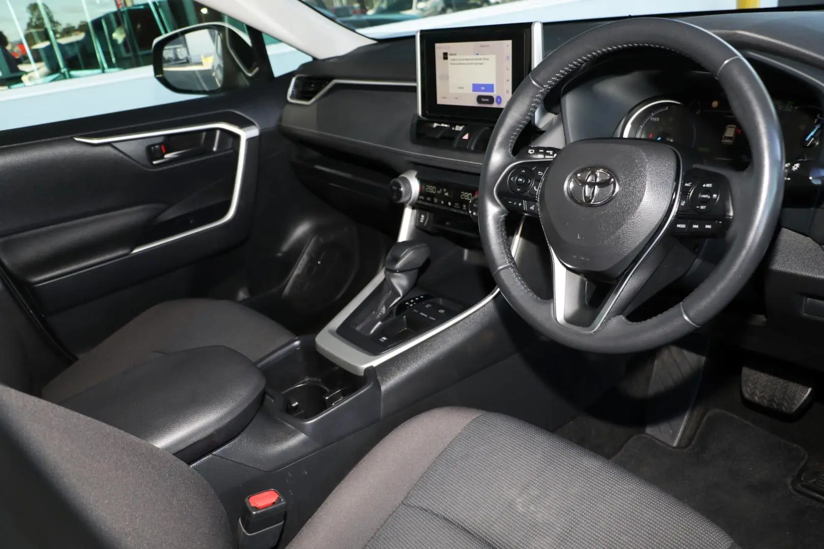 2023 Toyota RAV4 Gallery Image 7