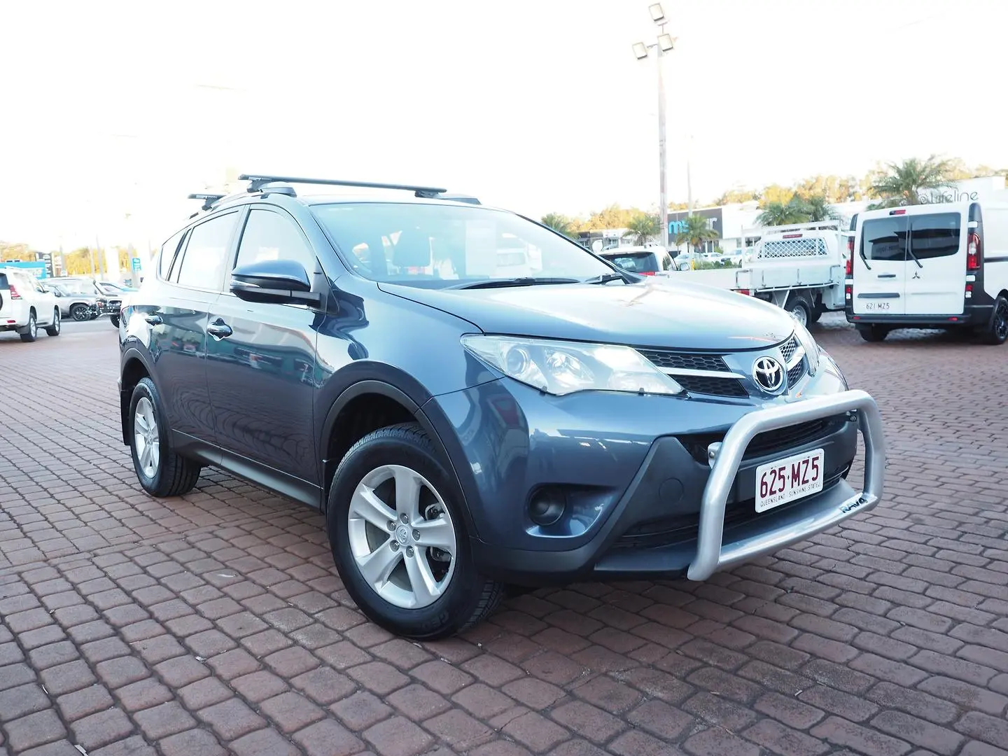 2013 Toyota RAV4 Gallery Image 1