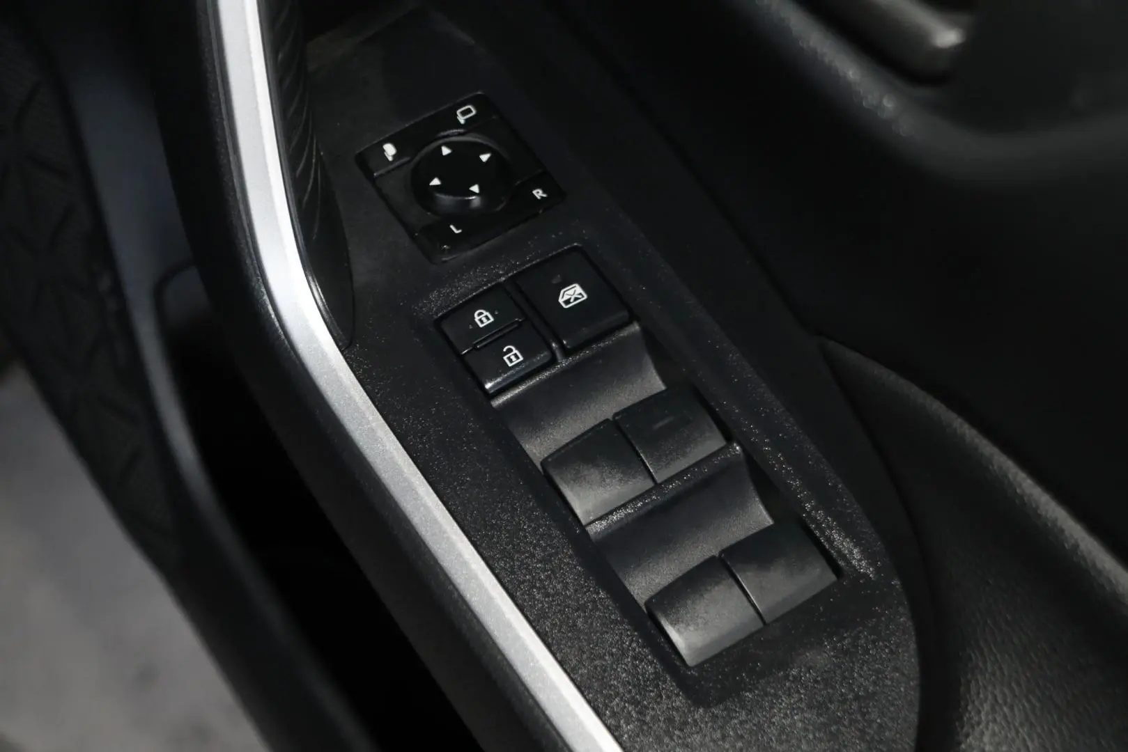 2024 Toyota RAV4 Gallery Image 21