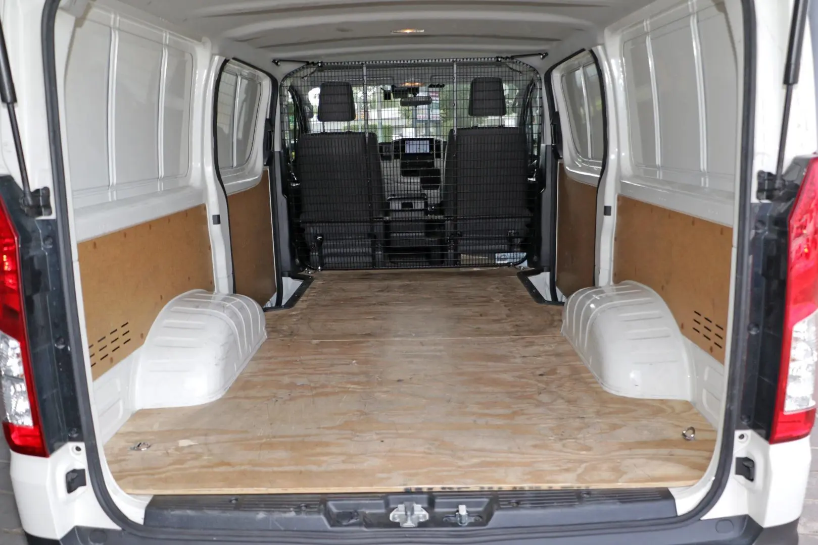 2024 Toyota Hiace Gallery Image 21