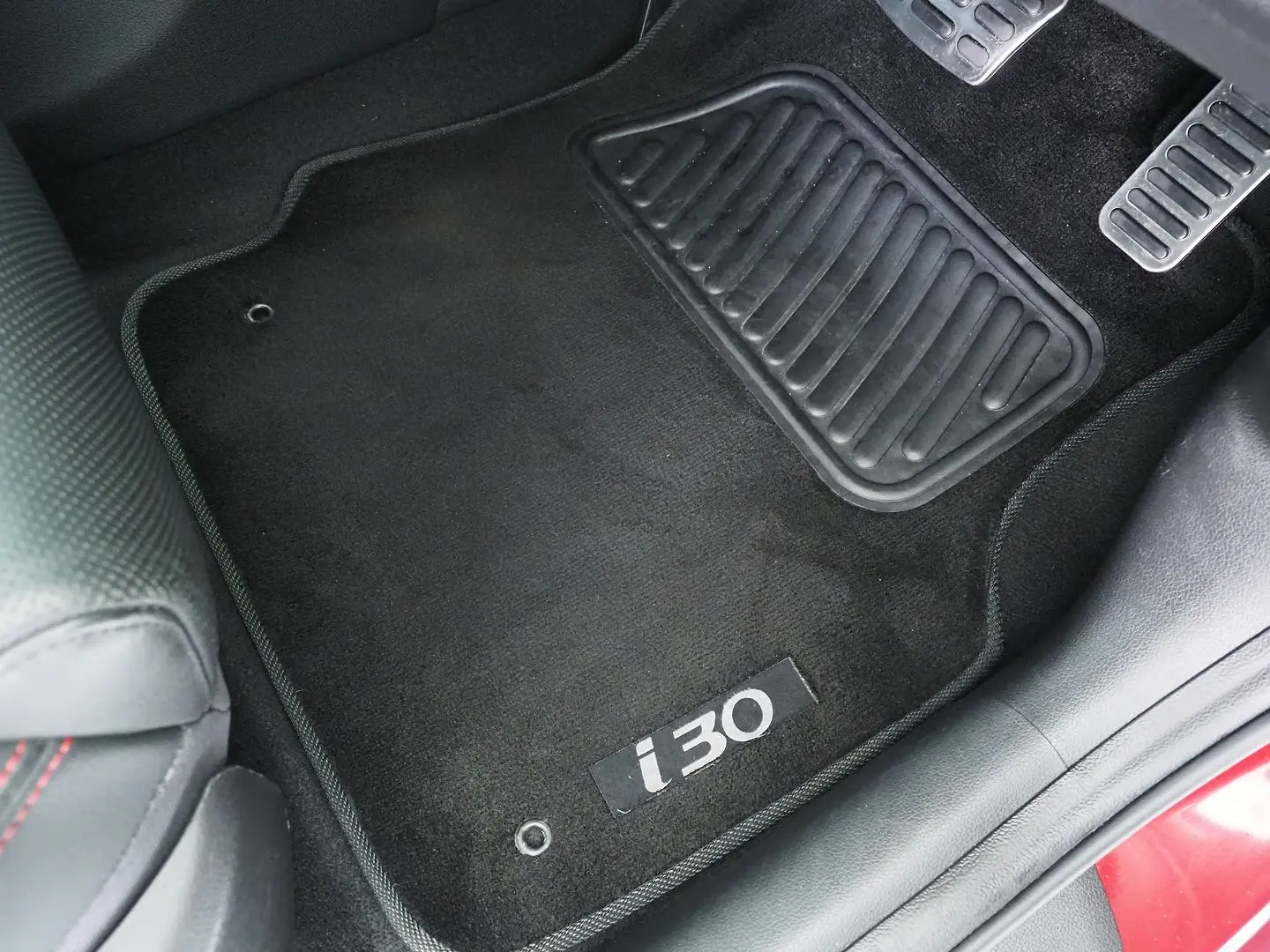 2017 Hyundai i30 Gallery Image 16