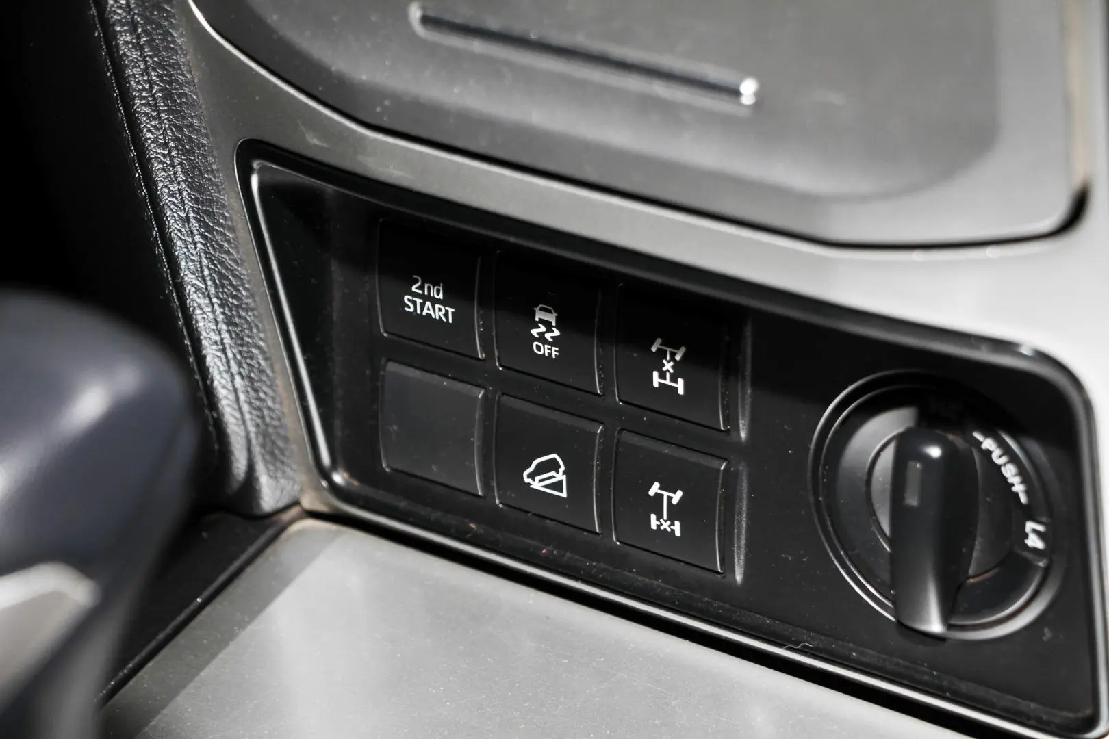 2023 Toyota Landcruiser Prado Gallery Image 14