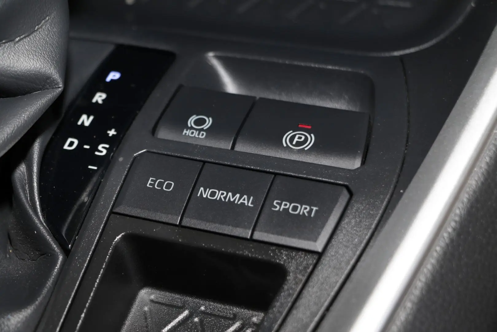 2024 Toyota RAV4 Gallery Image 15