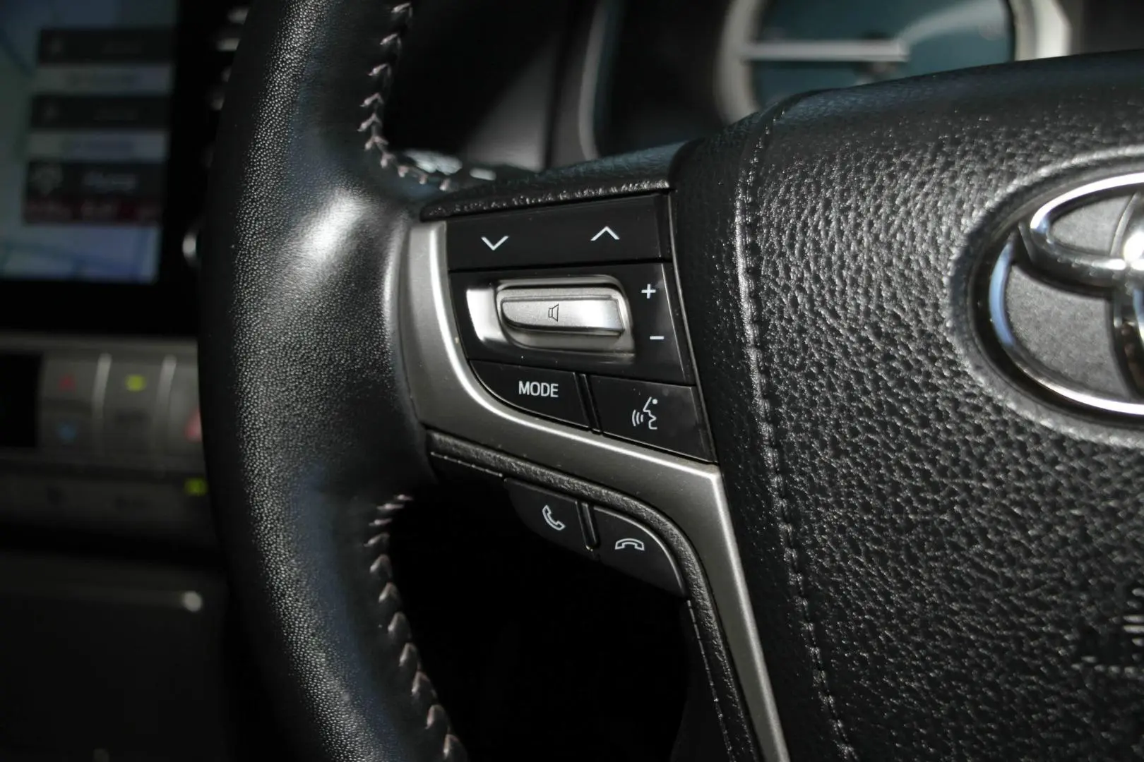 2023 Toyota Landcruiser Prado Gallery Image 16