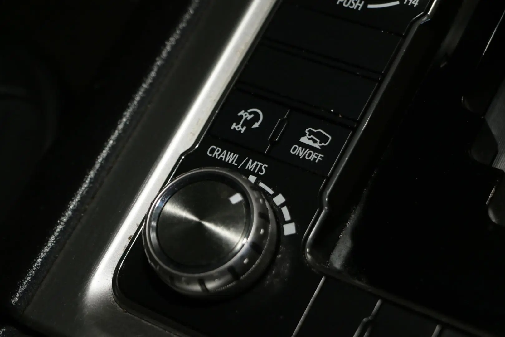 2018 Toyota Landcruiser Gallery Image 14