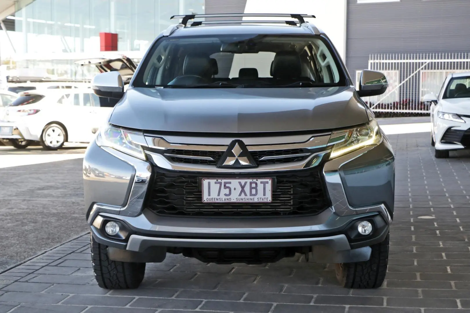 2016 Mitsubishi Pajero Sport Gallery Image 3