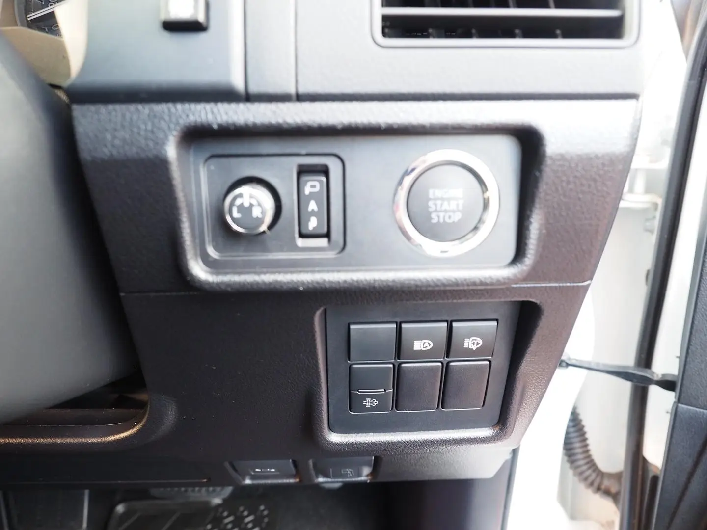 2023 Toyota Landcruiser Prado Gallery Image 19
