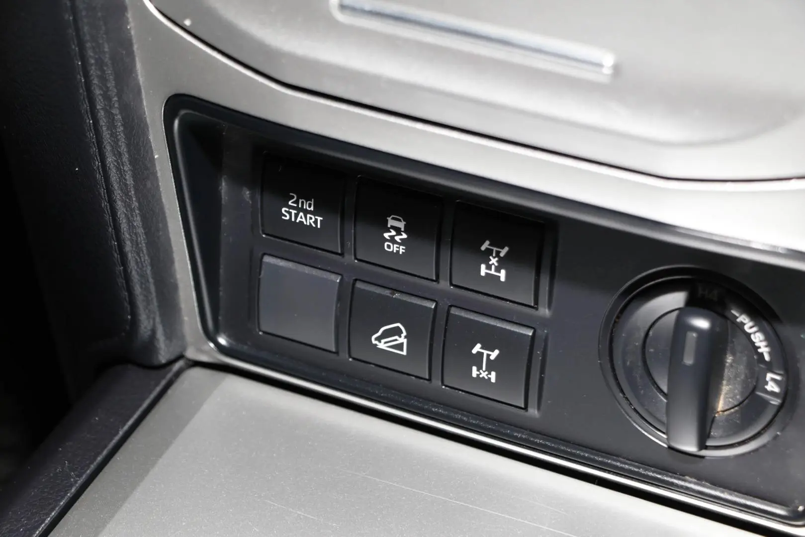 2023 Toyota Landcruiser Prado Gallery Image 13