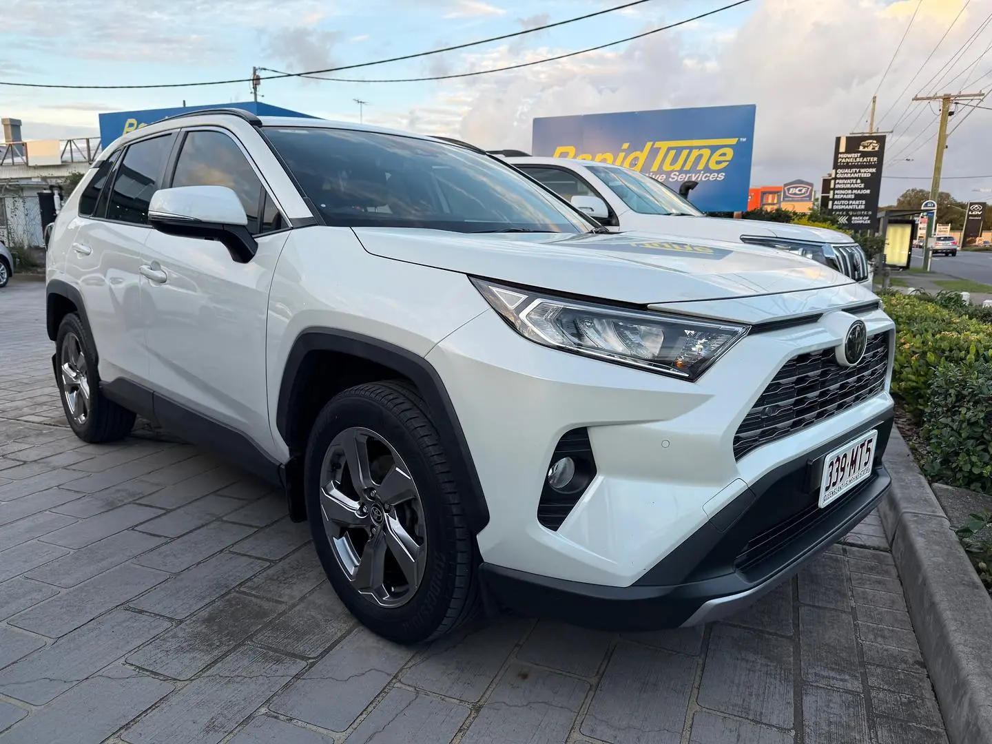 2020 Toyota RAV4 Gallery Image 1